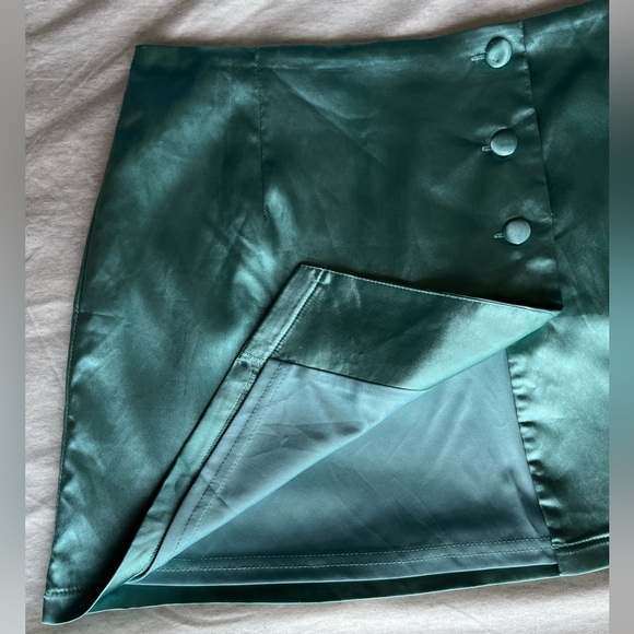 Forever 21 S Satin Skirt - Picture 5 of 9